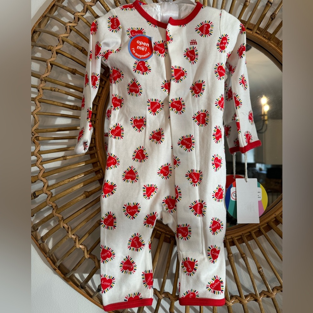 Organic cotton Magnetic Me onsie NWT